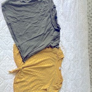 T shirt bundle: Wild Fable boxy tee (1) size S and Old Navy Tee (2) size XS